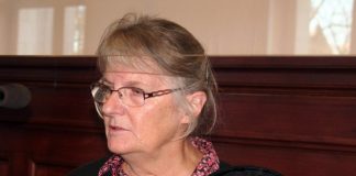 FRANSA CUMHURBAŞKANI “MAHKUM KADINI” YENİ YIL İÇİN AFFETTİ