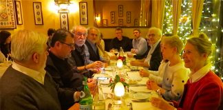 YENİÇERİ RESTAURANT SAHİBİ DOĞUM GÜNÜNÜ DOSTLARIYLA KUTLADI