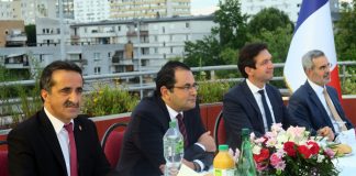 BAŞKONSOLOS TANTEKİN’E PARİS DİTİB VEDA YEMEĞİ VERDİ