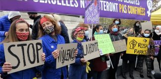 PARİS’TE KADINLARDAN AİLE İÇİ ŞİDDETE KARŞI PROTESTO