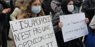 PARİS’TE “AYRILIKÇI ” YASA TASARISI & İSLAMOFOBİ PROTESTOSU