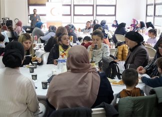 GOUSSAİNVİLLE ULU CAMİ KADIN KOLLARI DAYANIŞMA KAHVALTISI