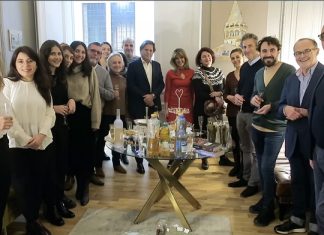 DR. FULYA ÖZGÜN, DR. ARKADAŞ VE YAKIN DOSTLARINA YIL SONU RESEPSİYONU VERDİ