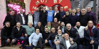 PARİS’TE AMATÖR TÜRK FUTBULCULARIN NOSTALJİK BULUŞMASI