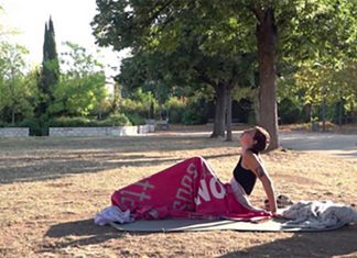 Avrupa’yı Etkisi Altına Alan Sıcaklar Yüzünden, Halk Parklarda Yatıp Kalkıyor