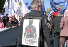 Fransa’da polislerden maaş ve risk ödeneği protestosu